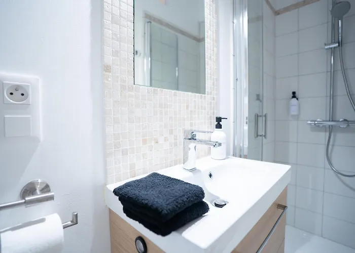 Charming Elegant - Downtown - Af 아파트 *